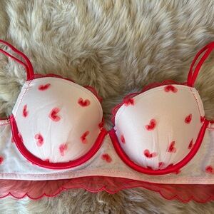 NWOT Victoria's Secret Mesh Hearts Lightly Lined Demi Bra